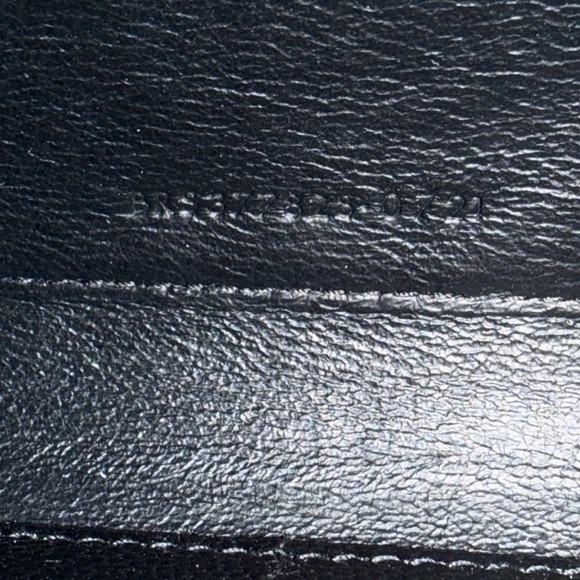 Yves Saint Laurent Black Chevron Clutch Like new condition authentic - Picture 7 of 10